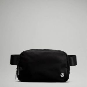 Black Lululemon Everywhere Belt Bag